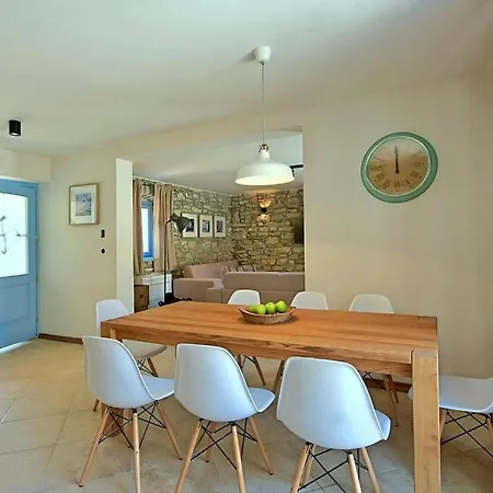Holiday home Regina Perci Frata